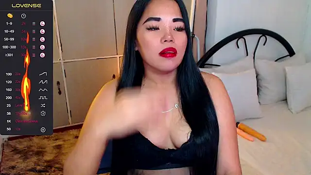 SquirtyLillyx online show from 11.20.25