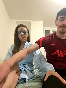 Snapshot of DuoDesir1 chatting on 11.24.25 DuoDesir1 online show from 11.24.25