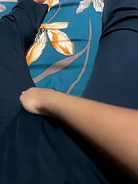 Snapshot of cutestpearl chatting on 11.19.25 cutestpearl online show from 11.19.25