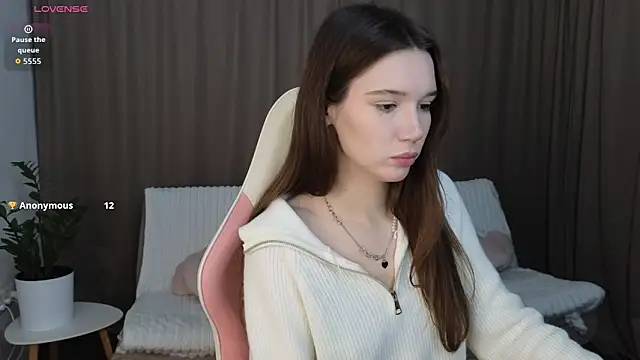 Snapshot of NicoletteBean chatting on 11.24.25 NicoletteBean online show from 11.24.25