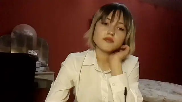 Snapshot of SkylaPorter chatting on 11.25.25 SkylaPorter online show from 11.25.25