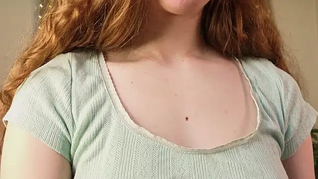 Snapshot of SudieNatera chatting on 11.24.25 SudieNatera online show from 11.24.25