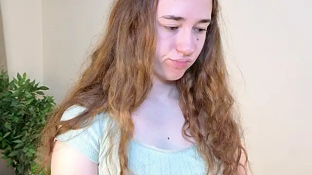 Snapshot of SudieNatera chatting on 11.26.25 SudieNatera online show from 11.26.25