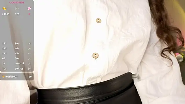 Snapshot of SudieNatera chatting on 12.05.25 SudieNatera online show from 12.05.25