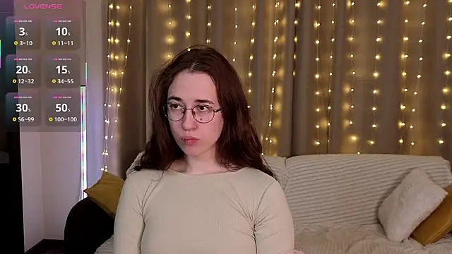 Snapshot of SudieNatera chatting on 12.14.25 SudieNatera online show from 12.14.25