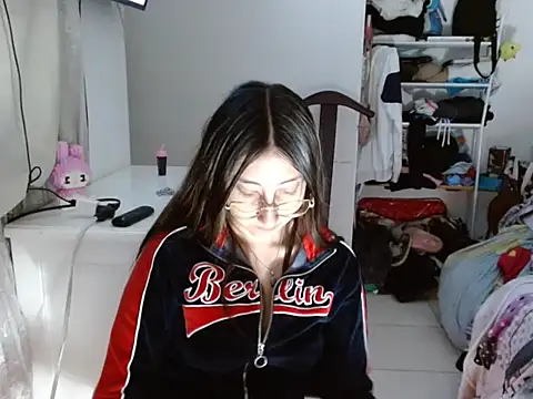 Snapshot of Nanylux chatting on 11.26.25 Nanylux online show from 11.26.25