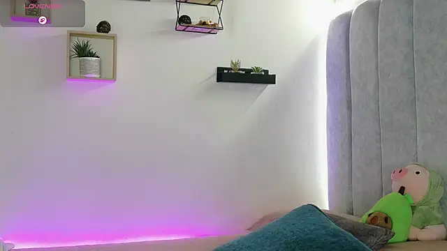  manumontoya online show from 02.04.26