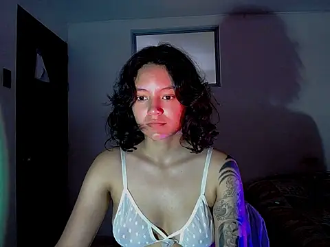 Snapshot of tanukyy chatting on 12.16.25 tanukyy online show from 12.16.25