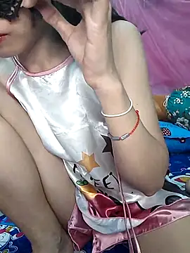 Snapshot of Binnky chatting on 11.19.25 Binnky online show from 11.19.25