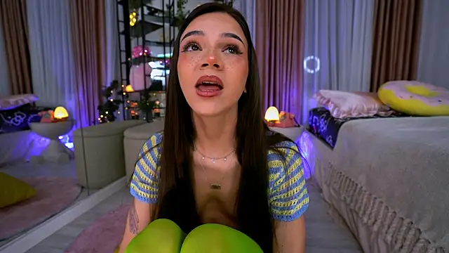 oh M God online show from 04.18.26