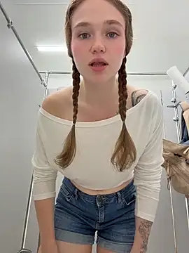 Snapshot of RussianWoman chatting on 07.18.26 RussianWoman online show from 07.18.26