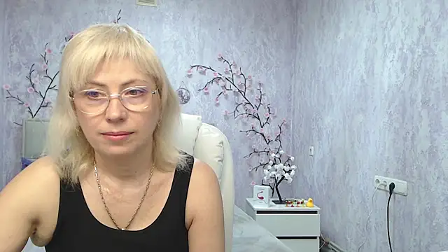 Snapshot of LaurenWishy chatting on 05.18.26 LaurenWishy online show from 05.18.26