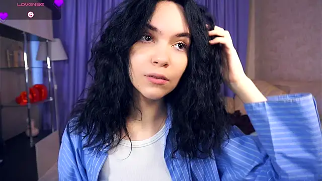 Snapshot of LorrieWilcinski chatting on 11.23.25 LorrieWilcinski online show from 11.23.25