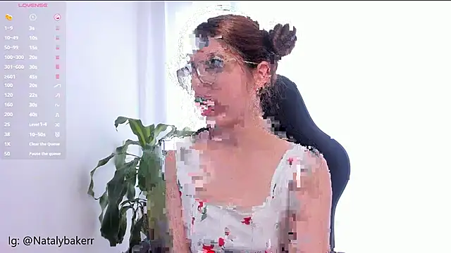 Snapshot of Nat_Bakerss chatting on 12.17.25 Nat Bakerss online show from 12.17.25