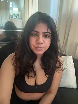 TiaBella  online show from 02.25.26