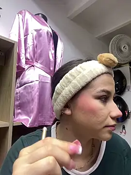 MiaWhiteBunny online show from 04.16.26