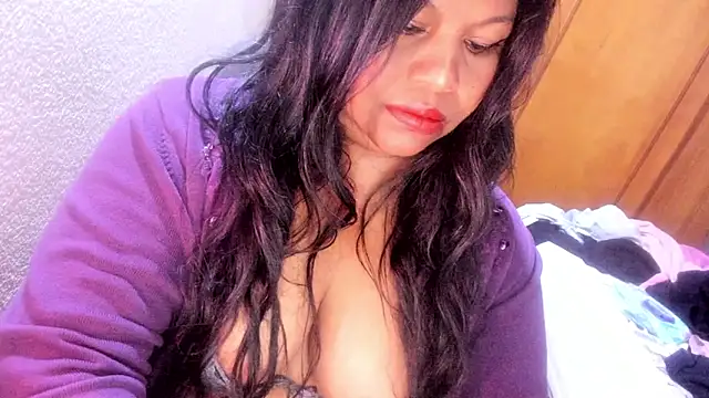 ebonycamelia online show from 05.10.26