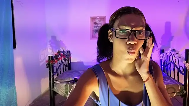 Snapshot of ginebra-n18 chatting on 11.30.25 ginebra-n18 online show from 11.30.25