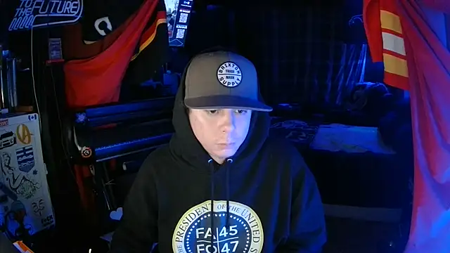 Snapshot of Bowerboi chatting on 11.19.25 Bowerboi online show from 11.19.25