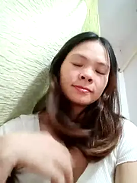 Snapshot of quynhquynh_ chatting on 11.27.25 quynhquynh online show from 11.27.25