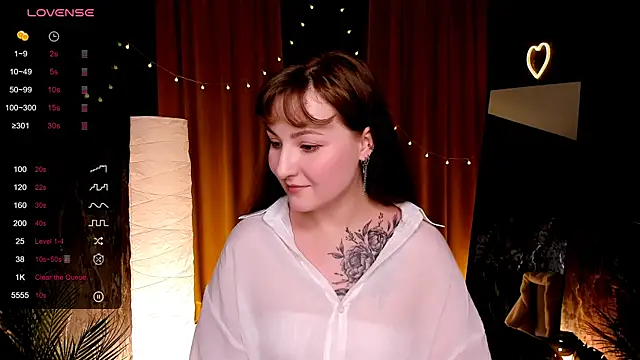 Snapshot of velvet_cherry_ chatting on 06.10.26 velvet cherry online show from 06.10.26