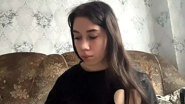 Snapshot of DebbiGoodknight chatting on 12.02.25 DebbiGoodknight online show from 12.02.25