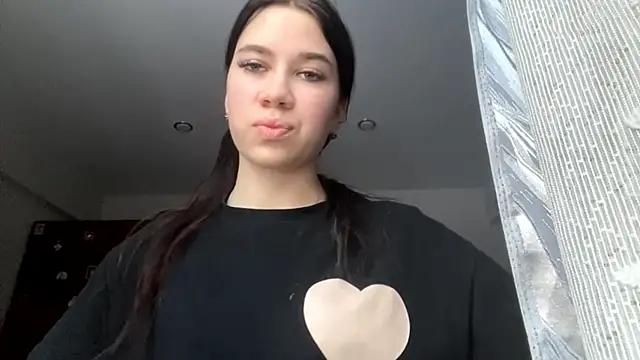 Snapshot of DebbiGoodknight chatting on 12.03.25 DebbiGoodknight online show from 12.03.25