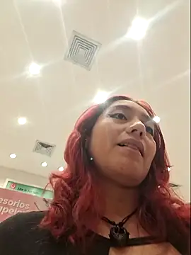 Snapshot of Eveelyn25xxx chatting on 11.19.25 Eveelyn25xxx online show from 11.19.25