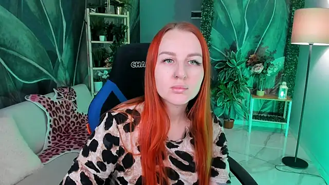 Snapshot of CherieChapman chatting on 12.16.25 CherieChapman online show from 12.16.25