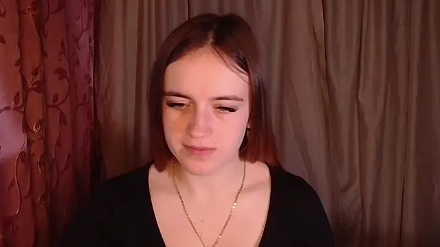 Snapshot of Illa_May chatting on 12.05.25 Illa May online show from 12.05.25