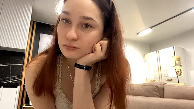 Snapshot of AylaRuer chatting on 11.30.25 AylaRuer online show from 11.30.25