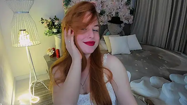 Snapshot of AirySilhouette chatting on 11.22.25 AirySilhouette online show from 11.22.25