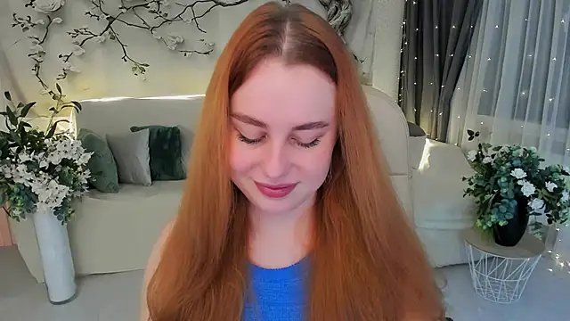 Snapshot of AirySilhouette chatting on 11.28.25 AirySilhouette online show from 11.28.25