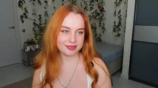 Snapshot of AirySilhouette chatting on 12.03.25 AirySilhouette online show from 12.03.25