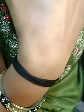 Snapshot of Hotybabhi chatting on 12.20.25 Hotybabhi online show from 12.20.25