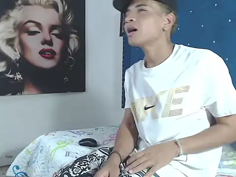 crissex3 online show from 03.20.26