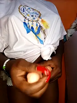 Snapshot of AngelaGraceY chatting on 11.26.25 AngelaGraceY online show from 11.26.25