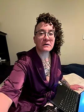 Snapshot of sareberr420 chatting on 11.26.25 sareberr420 online show from 11.26.25