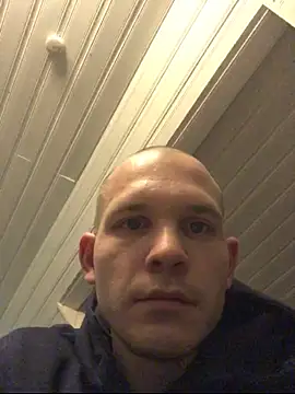 Snapshot of Spielzeugtwink chatting on 11.26.25 Spielzeugtwink online show from 11.26.25