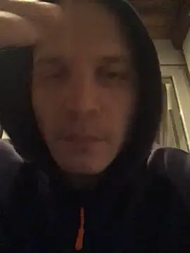 Snapshot of Spielzeugtwink chatting on 12.15.25 Spielzeugtwink online show from 12.15.25