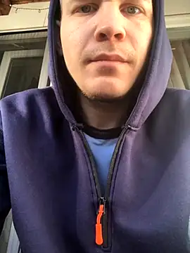 Snapshot of Spielzeugtwink chatting on 12.16.25 Spielzeugtwink online show from 12.16.25