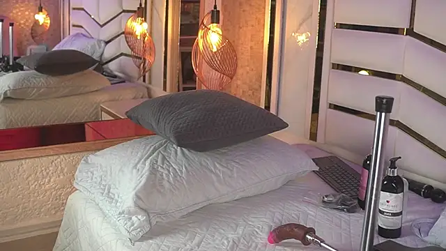 Snapshot of luciana_agudelo chatting on 06.06.26 luciana agudelo online show from 06.06.26