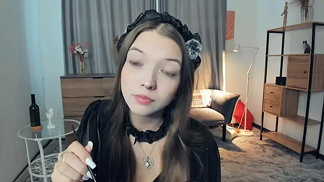 Snapshot of SalliePrutt chatting on 12.14.25 SalliePrutt online show from 12.14.25