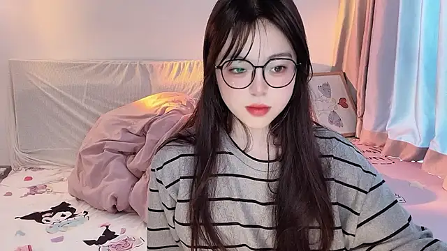 Snapshot of -Angela chatting on 11.26.25 -Angela online show from 11.26.25