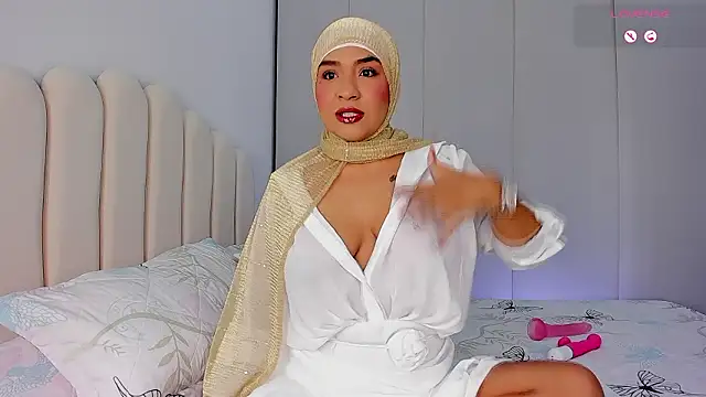 Amira-Zahra online show from 02.02.26