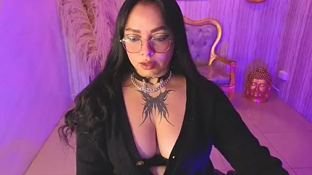 Snapshot of lexie_s chatting on 12.16.25 lexie s online show from 12.16.25