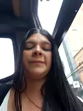 Snapshot of Layla-daring chatting on 04.19.26 Layla-daring online show from 04.19.26