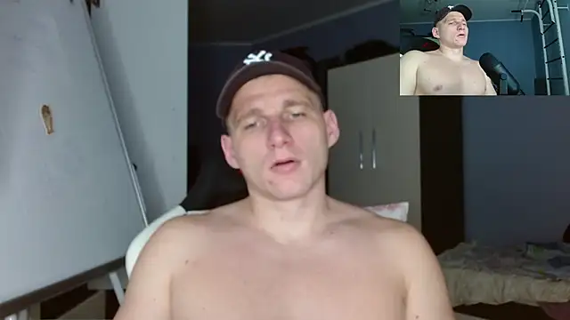 Snapshot of Poliglotjoe1 chatting on 11.25.25 Poliglotjoe1 online show from 11.25.25