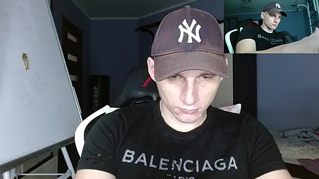 Snapshot of Poliglotjoe1 chatting on 11.25.25 Poliglotjoe1 online show from 11.25.25