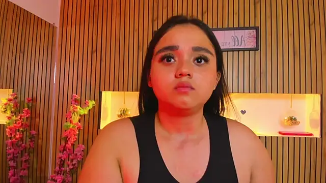 SaraLondon13 online show from 11.20.25